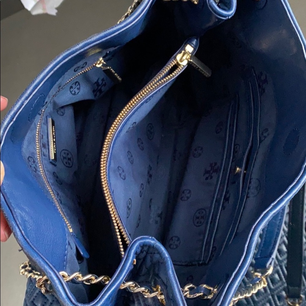 Tory Burch Quilted Diamond Tote - Navy Blue - Picture 6 of 16